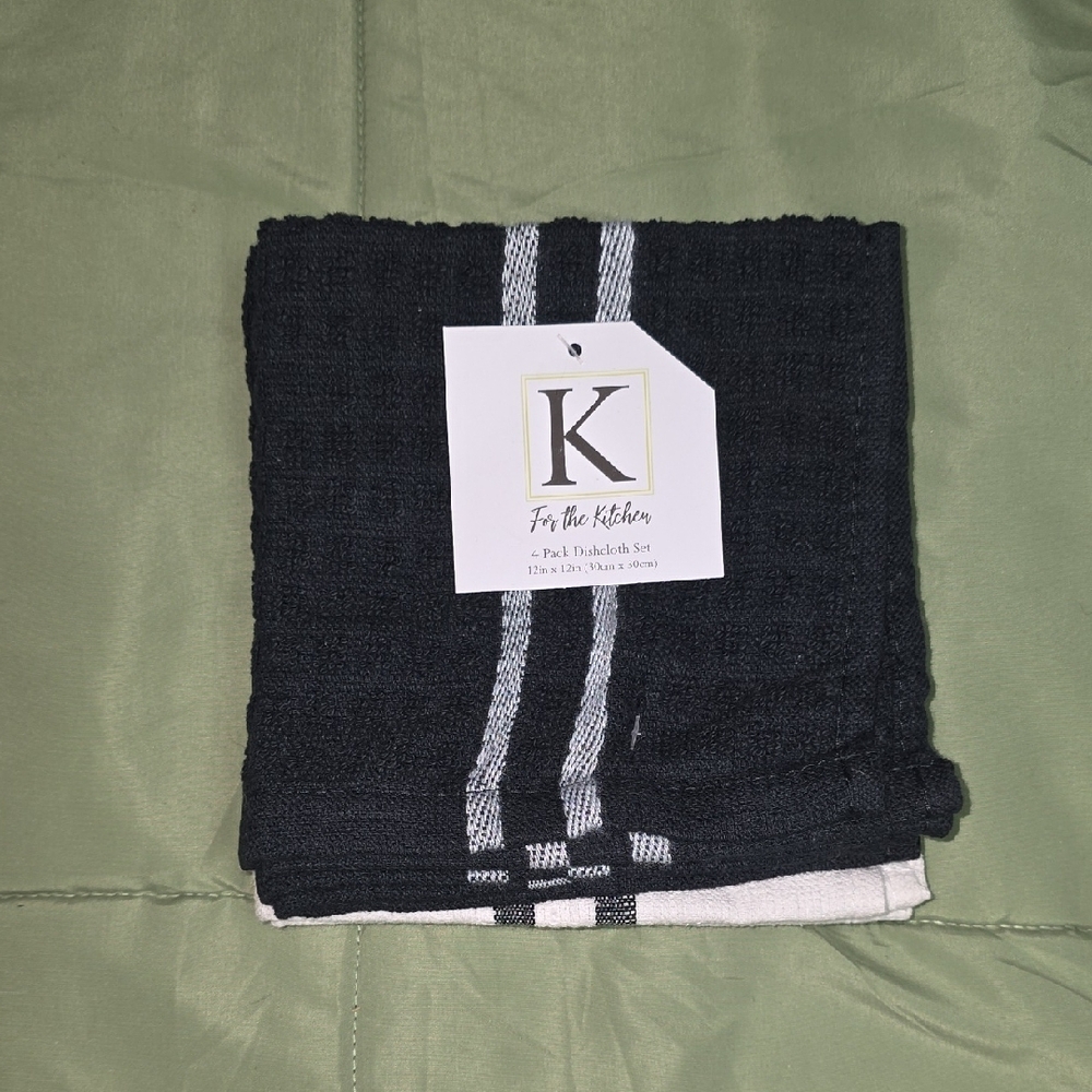 Black and White Kitchen Towel Set
